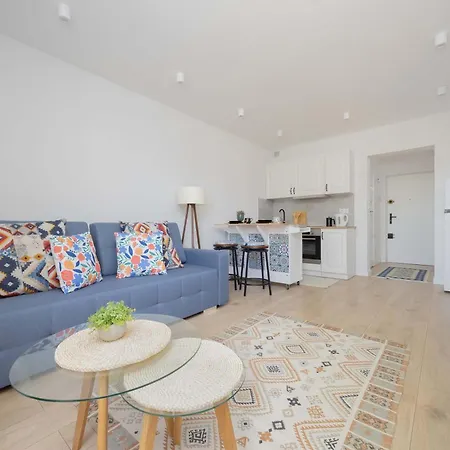 Bright In Bielany Close To The Metro By Renters Апартаменты *