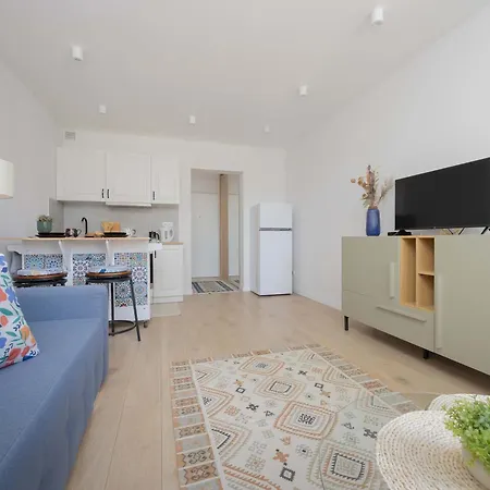 Bright In Bielany Close To The Metro By Renters *